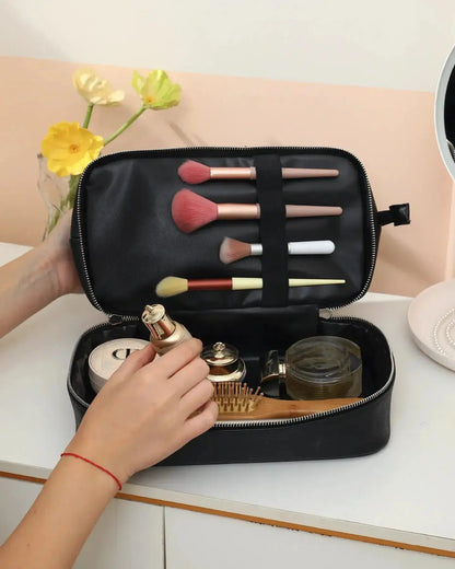 Vegan Leather Toiletry Bag nobltravel