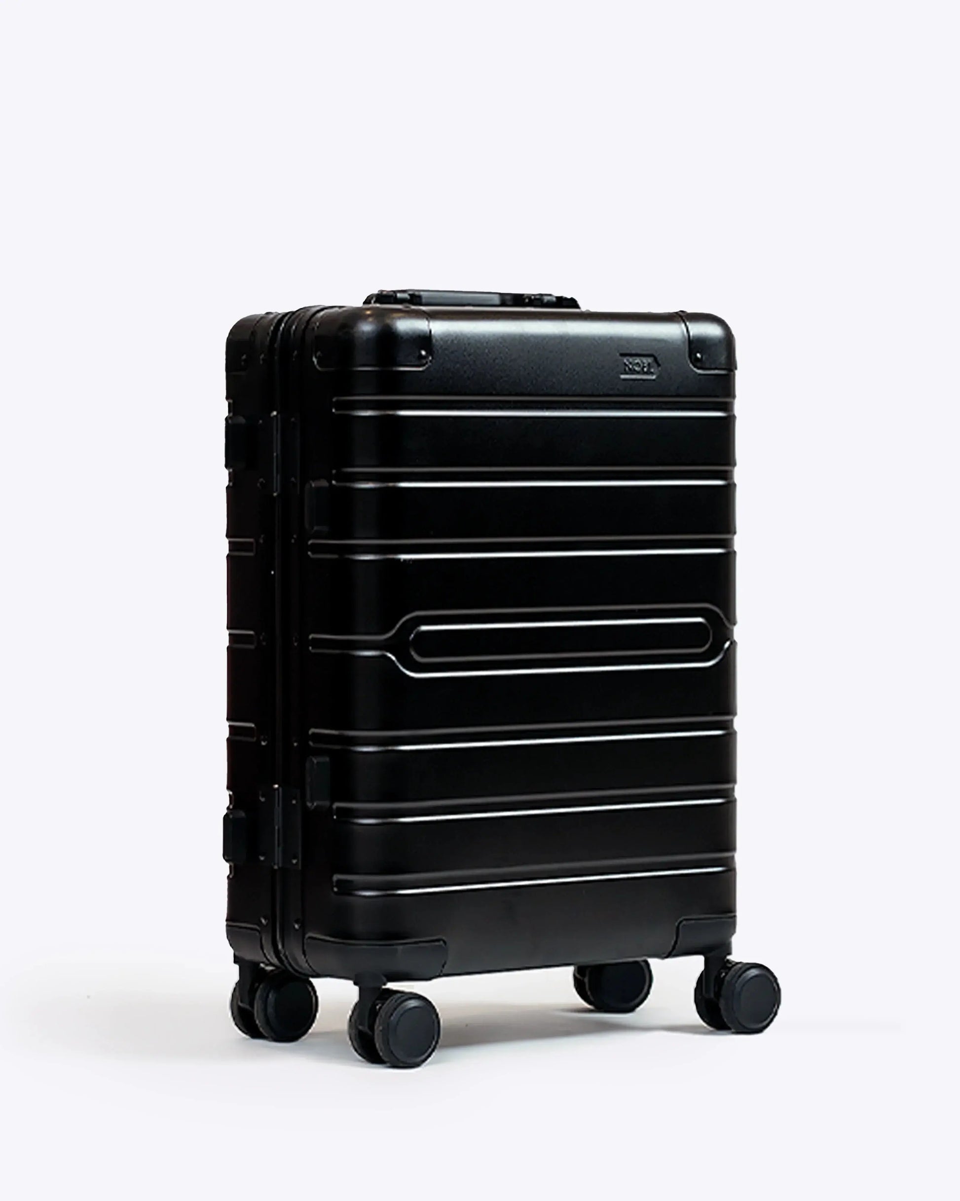 Carry-On: Aluminum nobltravel