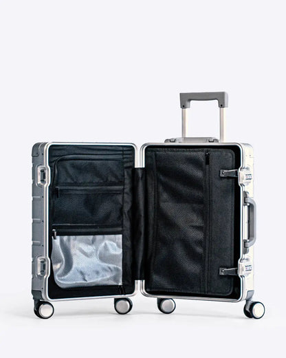 Carry-On: Aluminum nobltravel