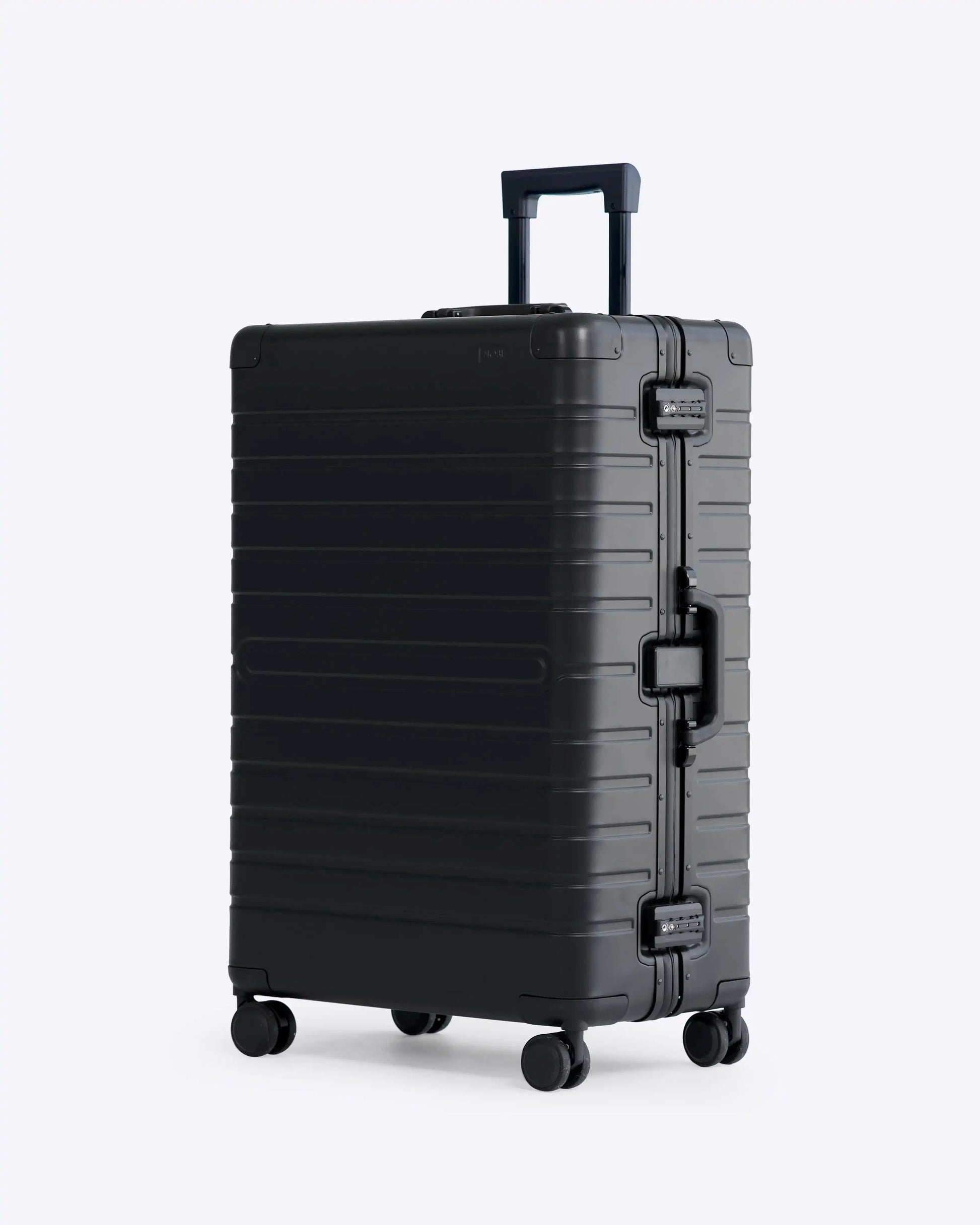 Check-in: Aluminum 28" nobltravel