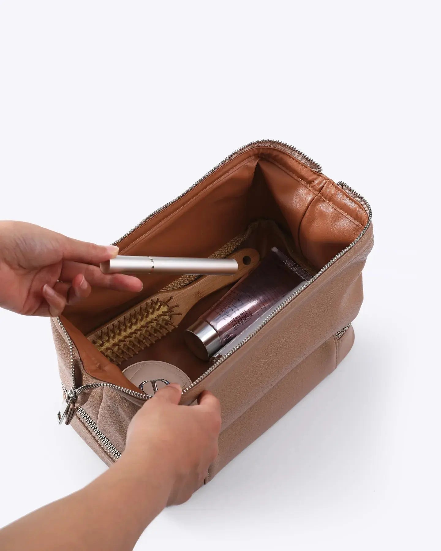 Vegan Leather Toiletry Bag nobltravel