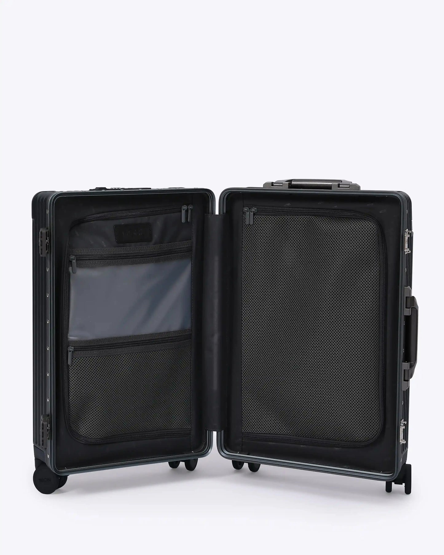 Carry-On: All-in-One Wide Handle nobltravel