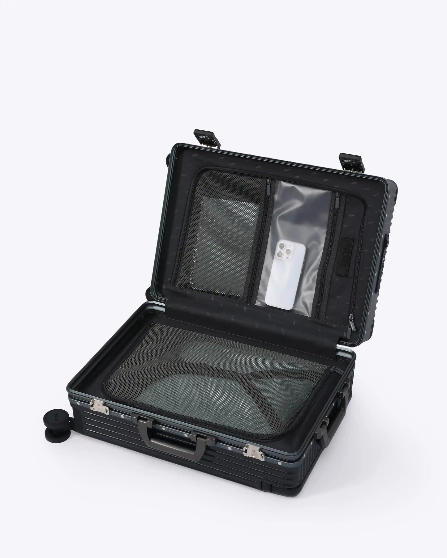 Carry-On: All-in-One Wide Handle nobltravel