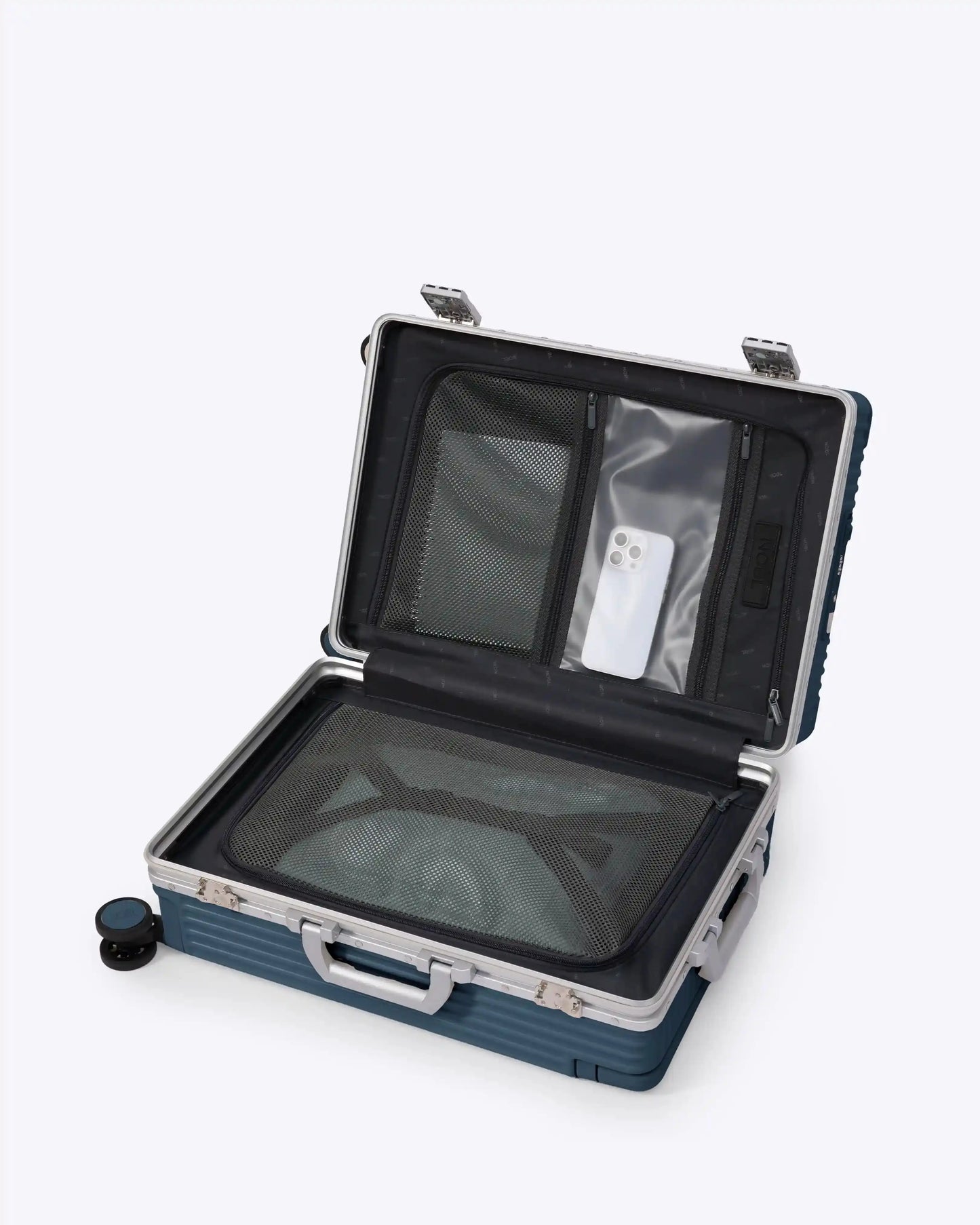 Carry-On: All-in-One Wide Handle nobltravel