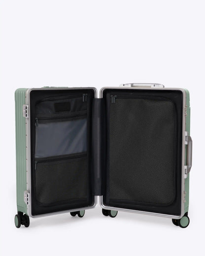 Carry-On: All-in-One Wide Handle nobltravel