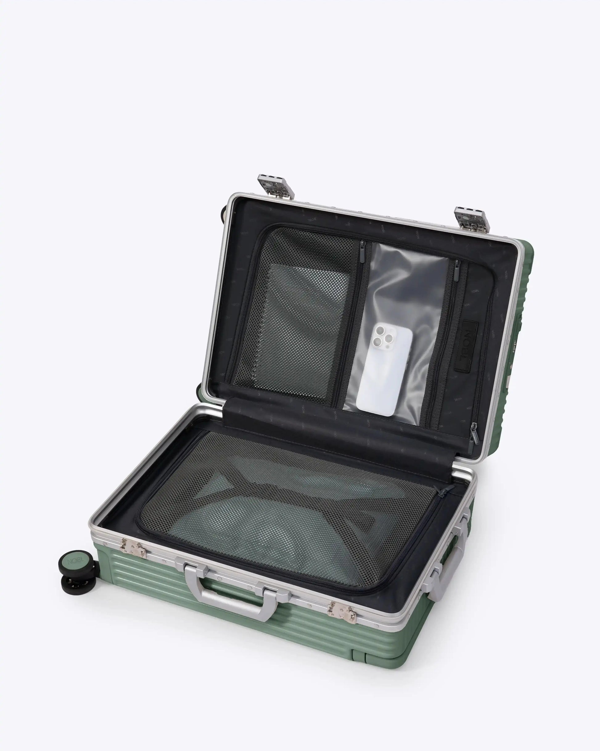 Carry-On: All-in-One Wide Handle nobltravel